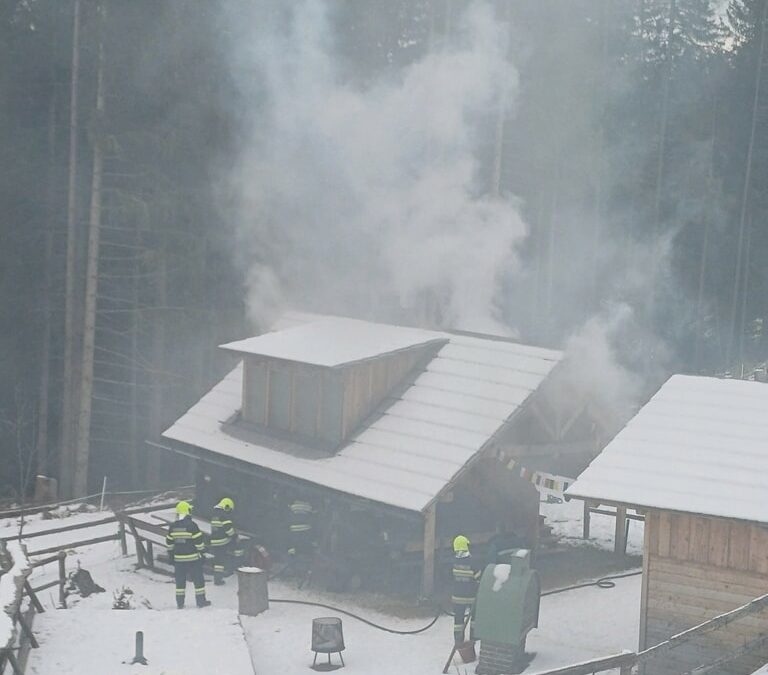 B12 Wohnhausbrand auf der Stanglalm